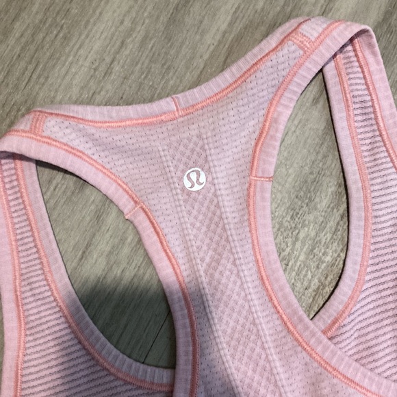 Lululemon - Picture 4 of 6